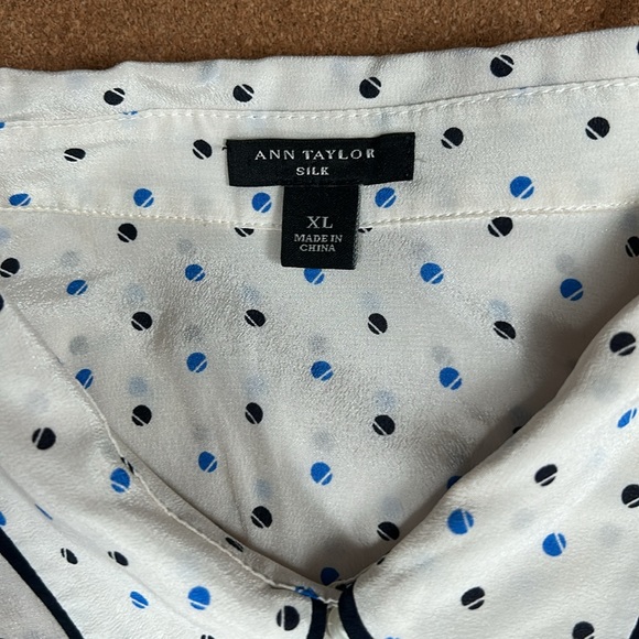 Ann Taylor Polka Dot Cream Navy Long Sleeve Collared Silk Shirt size XL - Picture 13 of 15